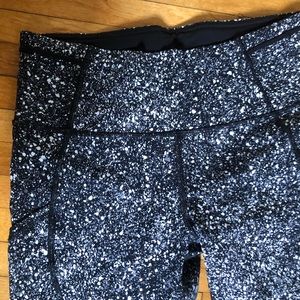 Lululemon running crops - DAMAGE